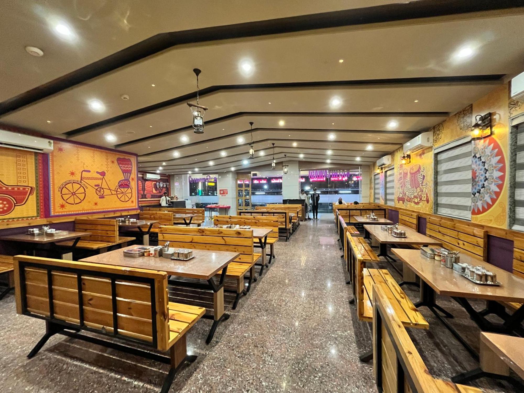Hotel Grand Darshan Vadodara Bagian luar foto